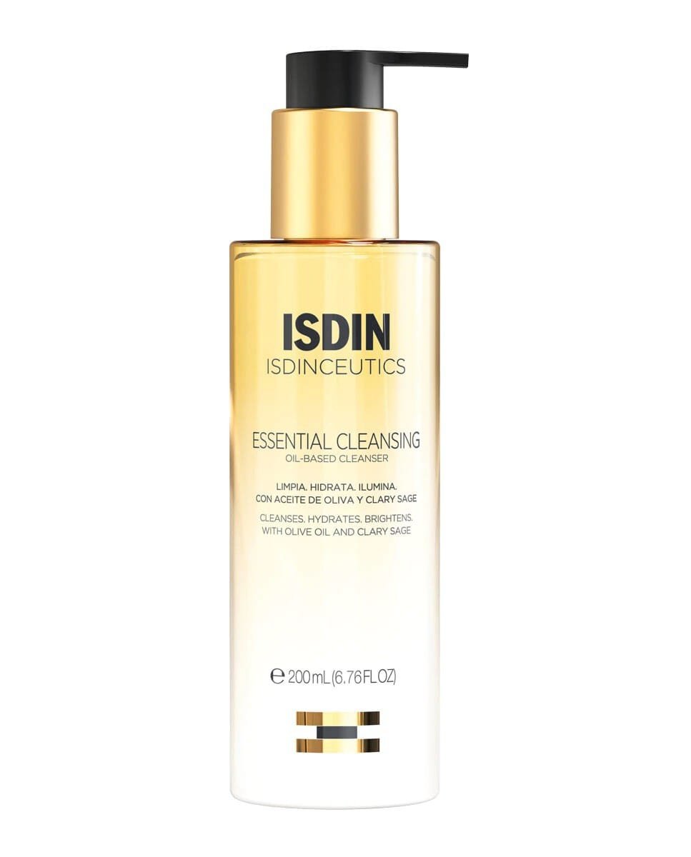 Botella de limpiador en aceite ISDIN ISDINCEUTICS Essential Cleansing de 200 ml con dispensador, envase con tonos dorados y negro, limpia, hidrata e ilumina con aceite de oliva y salvia, ideal para todo tipo de piel.