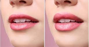 Comparación de unos labios femeninos antes y después de aplicar maquillaje, mostrando un cambio en volumen y color.