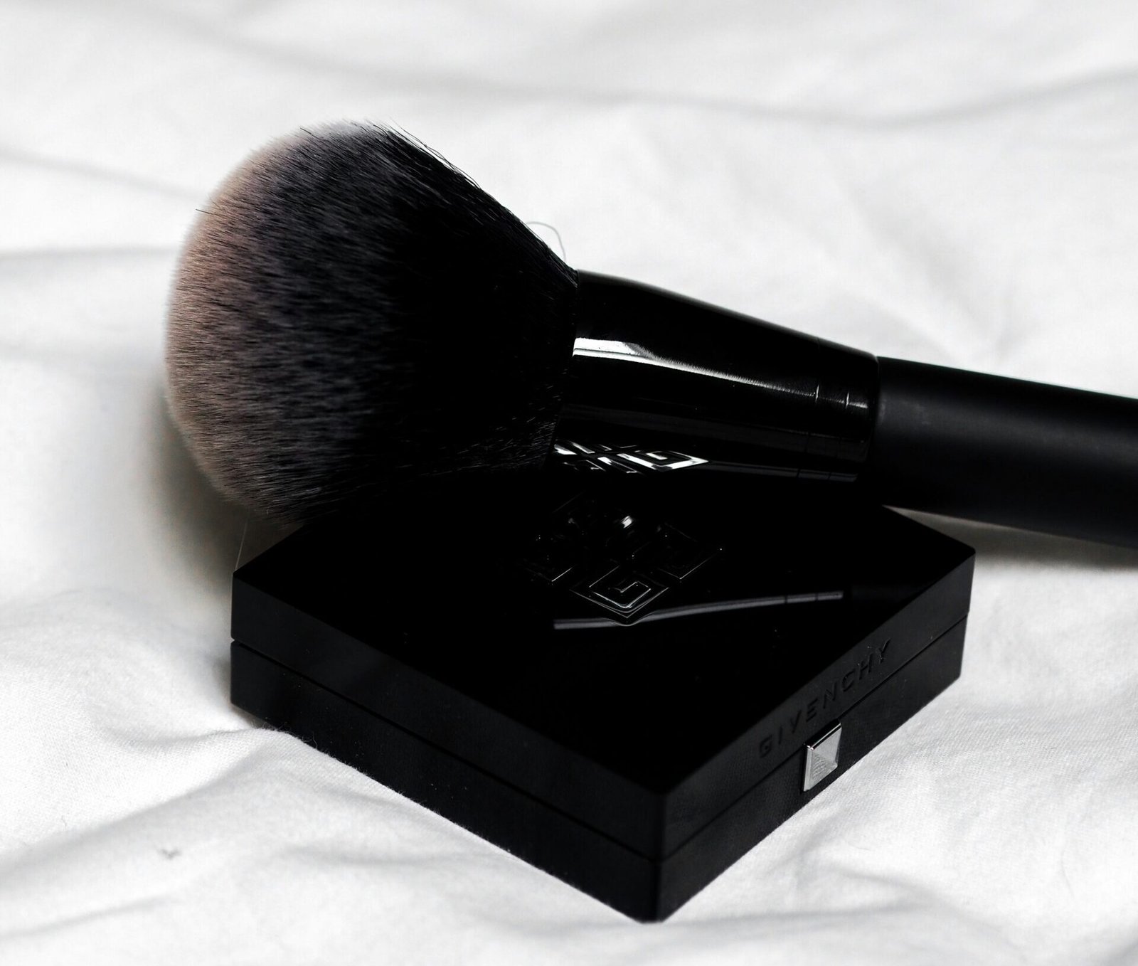 Brochas maquillaje profesional, tips de maquillaje, Belleza y cuidado personal, los mejores trucos de maquillaje, tipo de rostro, polvo compacto, maquillar, rostro cuadrado.